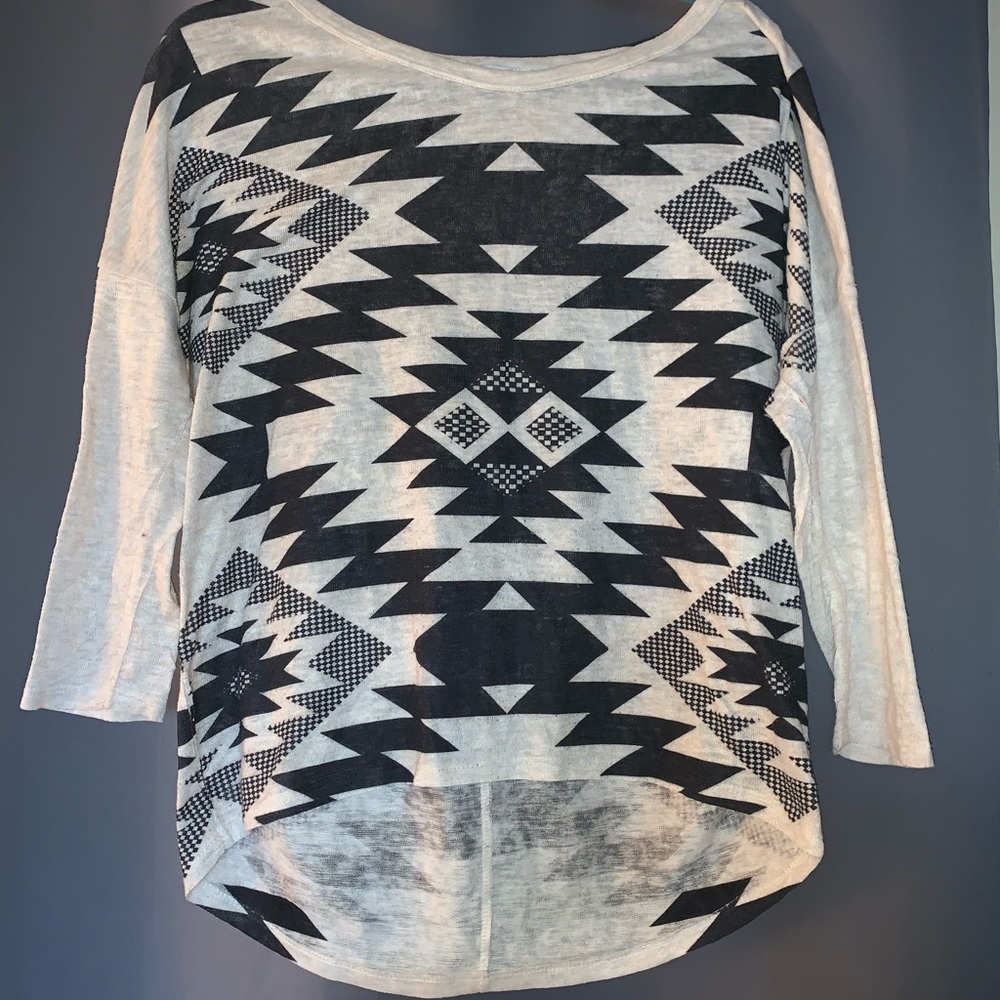 Lightweight Charming Charlie southwest print sweater - Picture 3 of 4